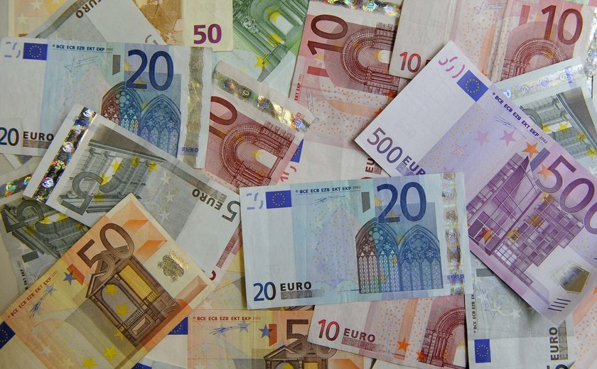 Crise política na França e Alemanha abate UE e economia na zona do euro parece estagnar, diz mídia
