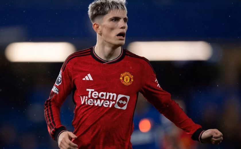 Garnacho volta a curtir post pedindo mudanças no Manchester United, diz jornal