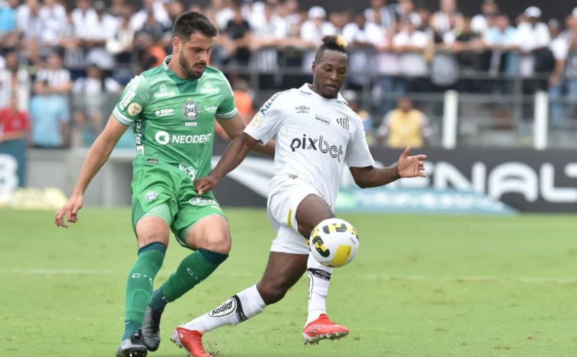 Santos inicia trilogia com o Coritiba com boa vitória em casa pelo Brasileirão