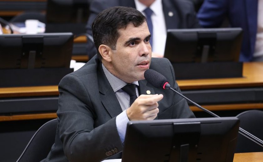 Comissão aprova criação de serviço para localizar idosos desaparecidos