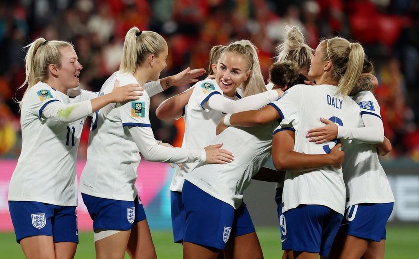 Inglaterra faz 6 a 1 na China e avança invicta às oitavas da Copa