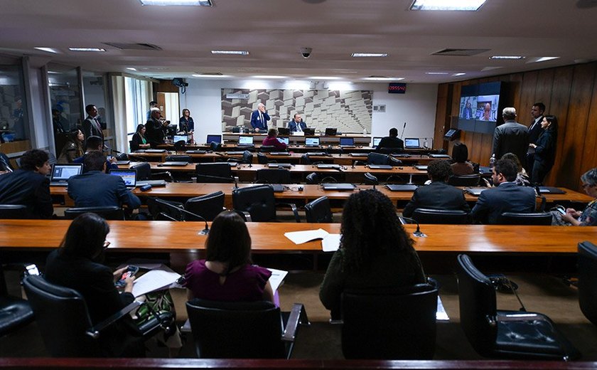 Renovação e outorga de 10 rádios comunitárias vão a promulgação