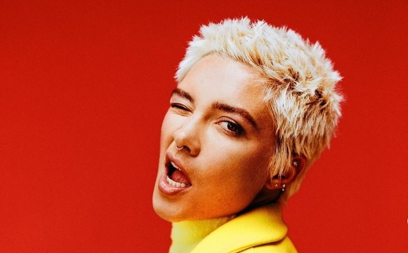 Fã arremessa objeto no rosto de Florence Pugh na CCXP