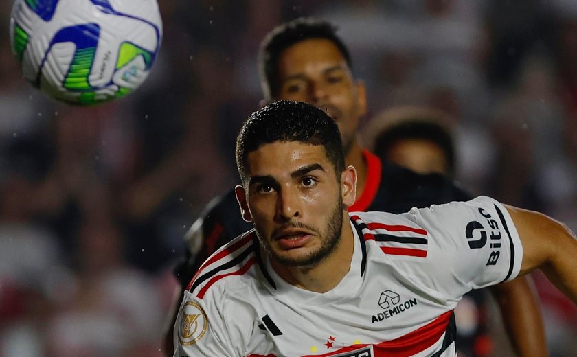 Erison marca no fim e São Paulo derrota o Red Bull Bragantinem jogo apático na Vila Belmiro
