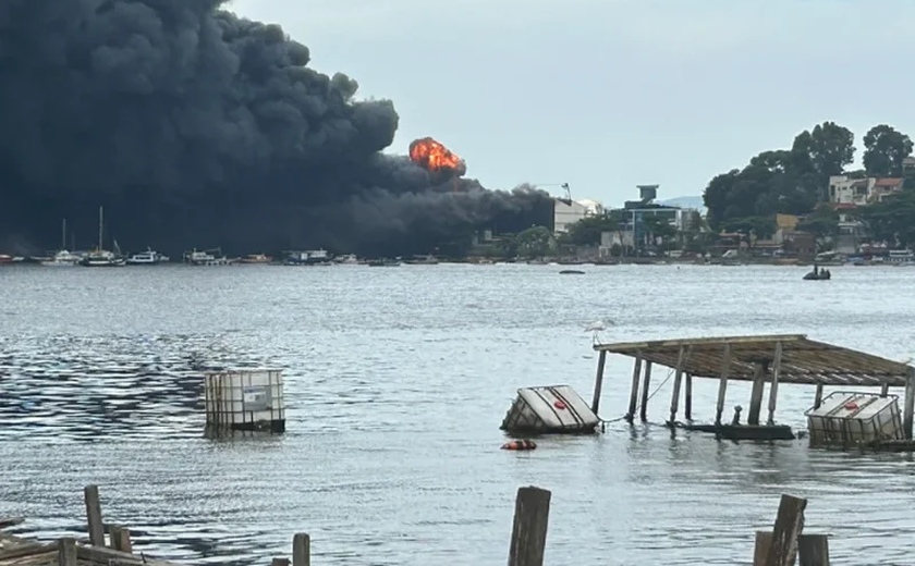 Incêndio em fábrica da Moove no Rio é controlado, mas bombeiros continuam no local