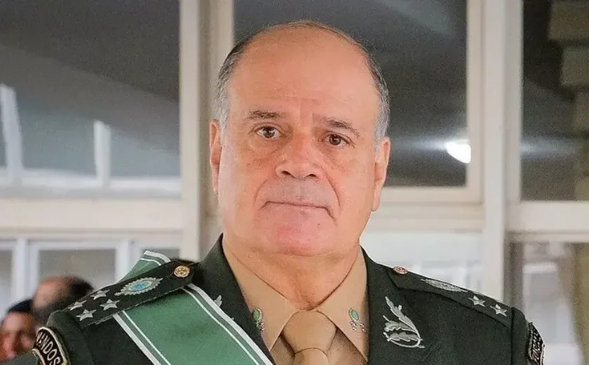 Diante de Torres, general liga minuta a reunião no Alvorada