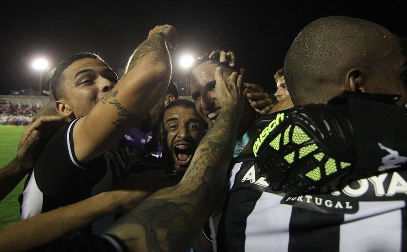Futebol: clubes se movimentam com reforços e transferências