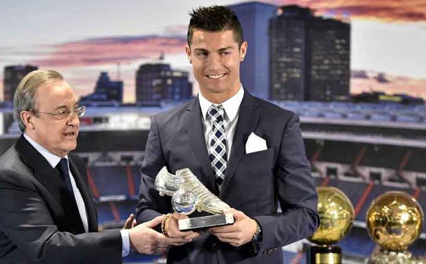 Cristiano Ronaldo se emociona com homenagem do Real Madrid
