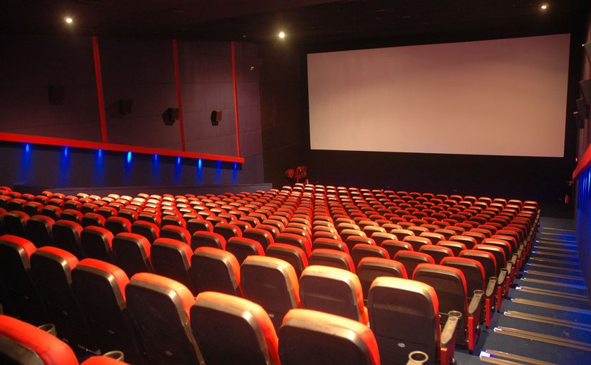 Quase metade dos brasileiros vive em cidade sem sala de cinema, diz pesquisa