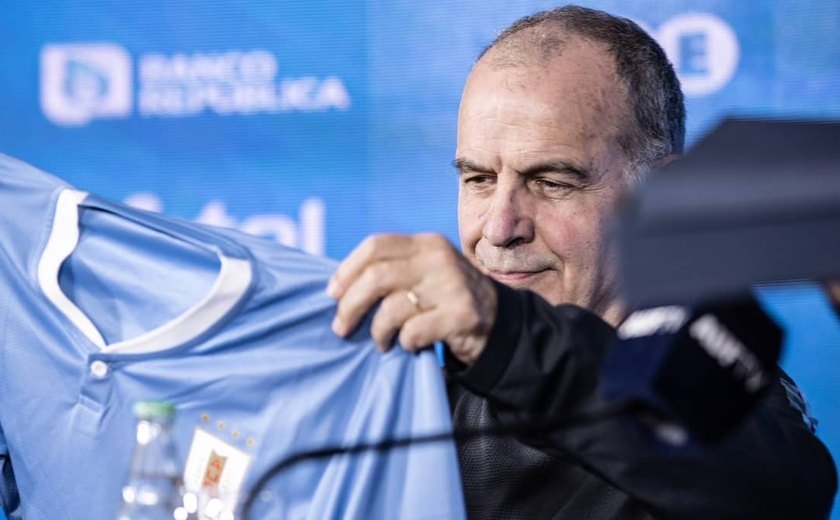 Uruguai de Bielsa tem atuação soberana na Bombonera e vence a Argentina por 2 a 0
