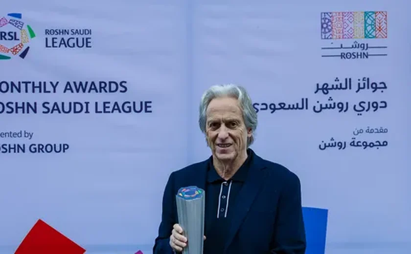 Jorge Jesus, do Al-Hilal, ganha o prêmio de melhor técnico do mês no Sauditão