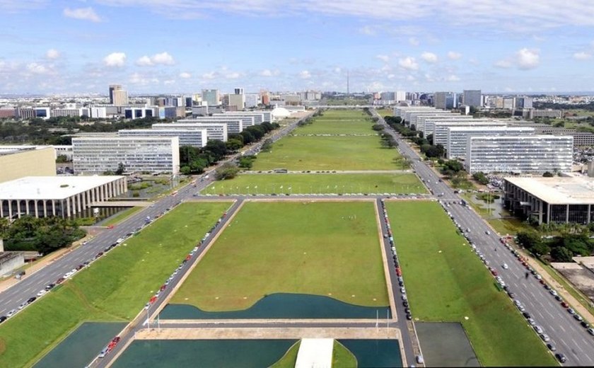 Centrão já se aproxima do controle de R$ 76 bilhões do orçamento federal