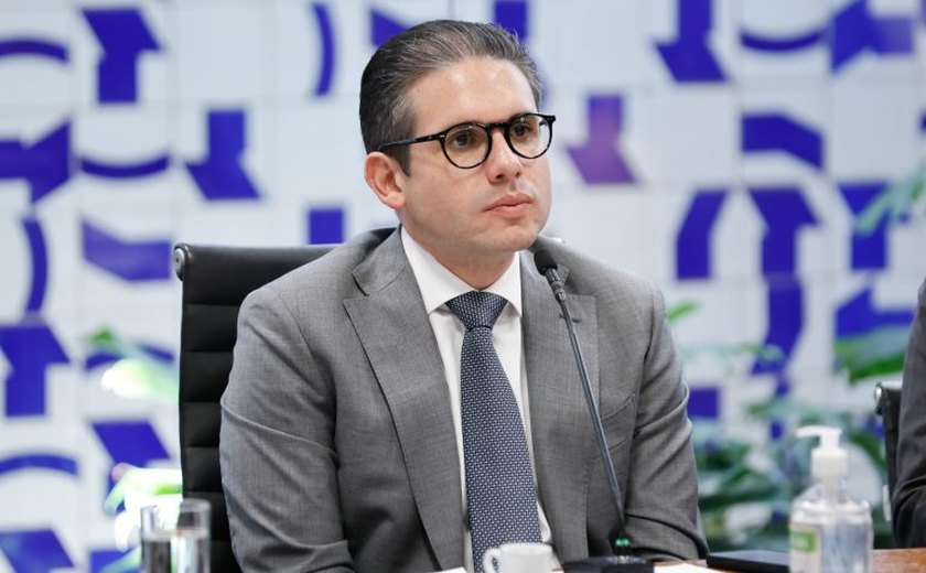 Funcionária fantasma no gabinete de Hugo Motta já recebeu mais de R$ 800 mil da Câmara dos Deputados