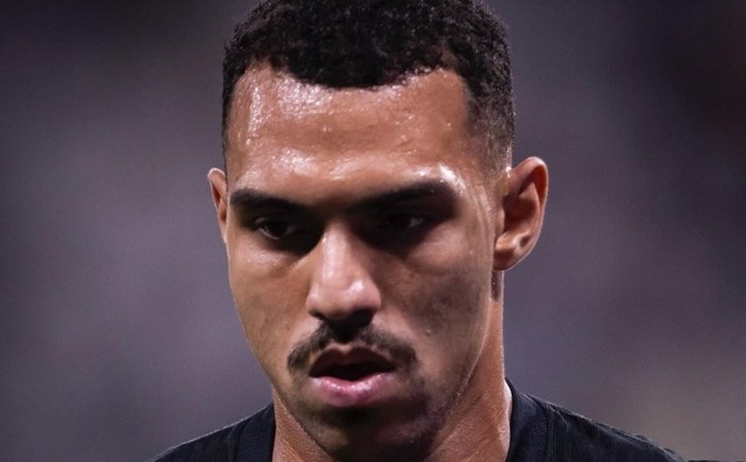 Exames confirmam entorse no tornozelo e Matheuzinho deve desfalcar Corinthians contra Flamengo