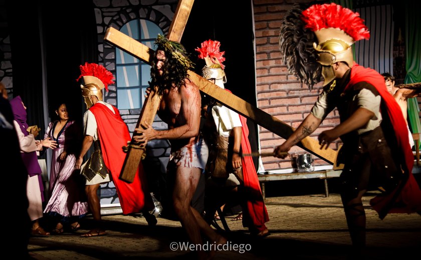 Espetáculo 'Jesus, Rei dos Judeus' encanta público na Serra do Goiti em Palmeira