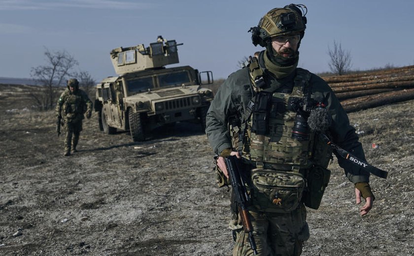 Rússia lança contraofensiva e mostra momento de captura de soldados ucranianos; vídeo