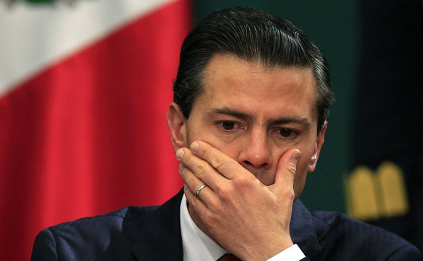 Peña Nieto lamenta muro e promete defender mexicanos nos EUA
