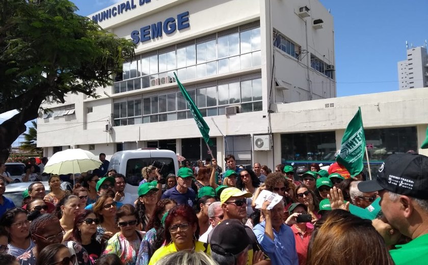 Em greve, servidores de Maceió realizam grande encontro na próxima quarta-feira