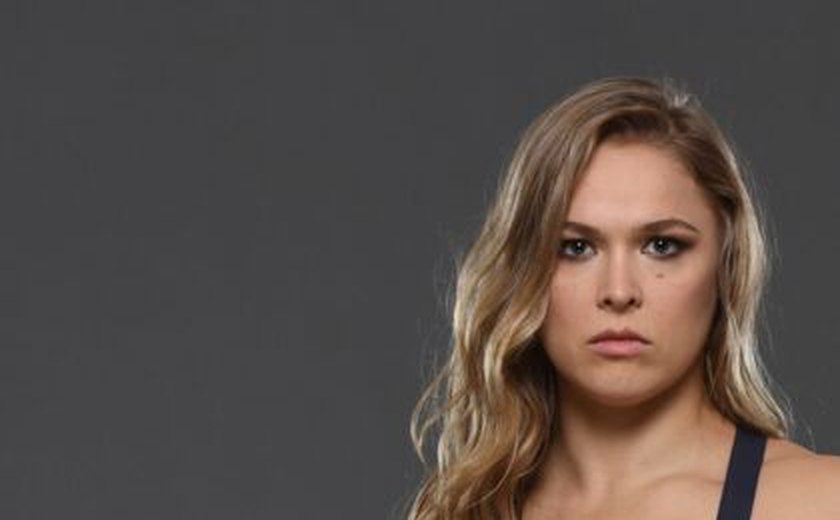 Ronda Rousey pede desculpas por compartilhar teoria da conspiração há mais de uma década: 'me arrependi todos os dias'