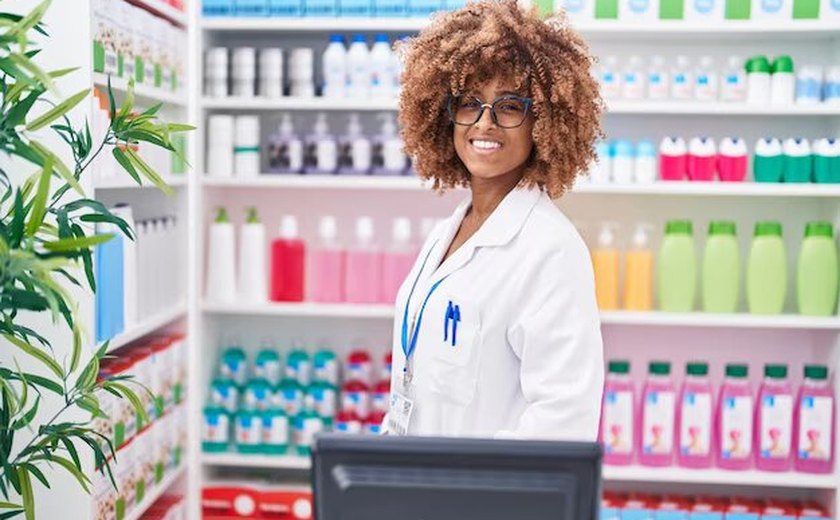 O Papel estratégico e multifacetado do Farmacêutico na saúde