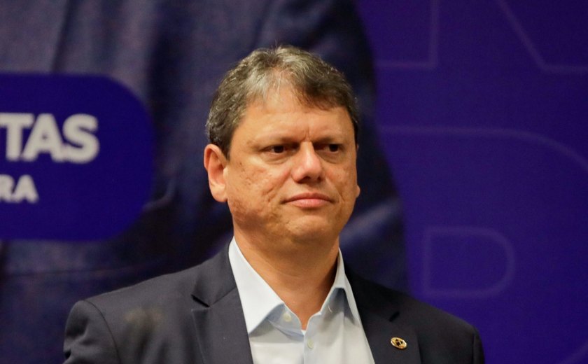 Tarcísio erra nome de bairro de São Paulo ao defender mudança da sede do governo