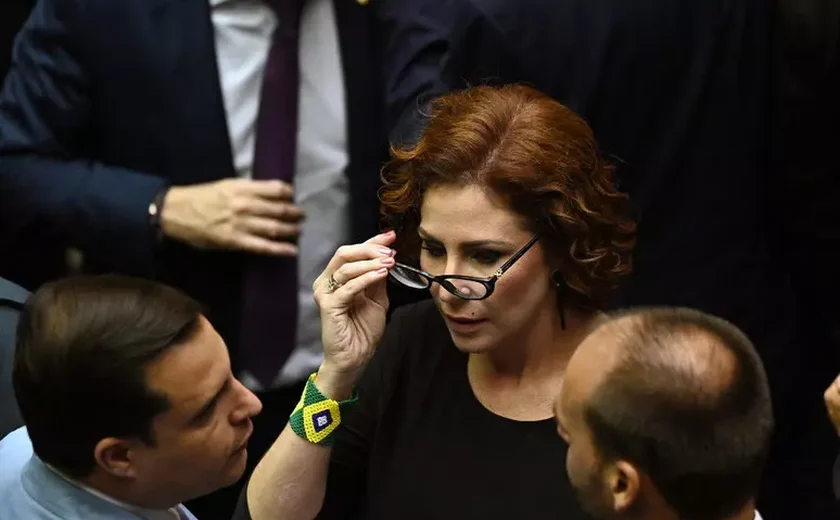 STF mantém condenação de Carla Zambelli por unanimidade