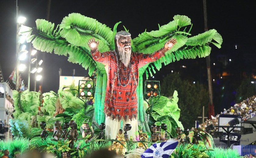 Beija-Flor é a campeã do carnaval 2015 do Rio de Janeiro