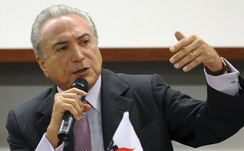 Temer assina decreto que autoriza atuação das Forças Armadas no Rio