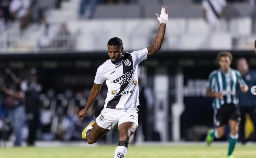 Gabriel Novaes fratura o braço e desfalca a Ponte Preta diante do Botafogo-SP
