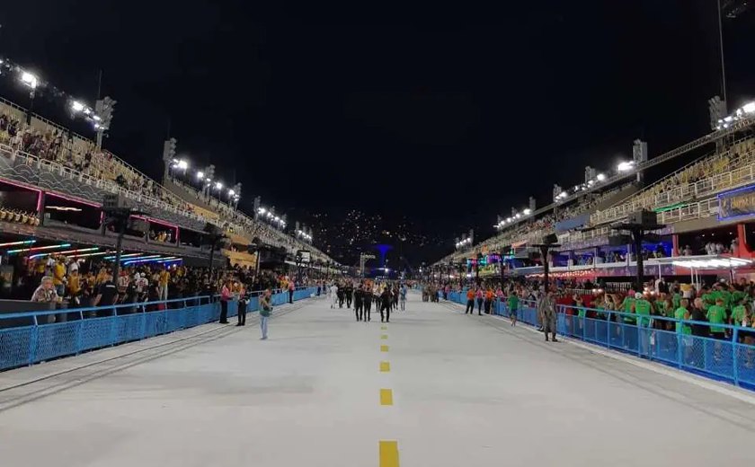 Desfile das escolas no Sambódromo do Rio violou normas de segurança, diz MP