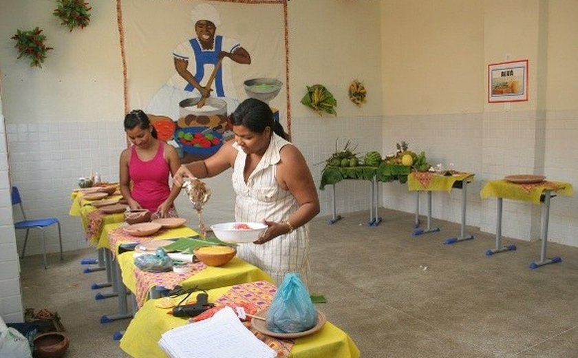 Cultura afro é tema de feira em escola estadual de Delmiro Gouveia