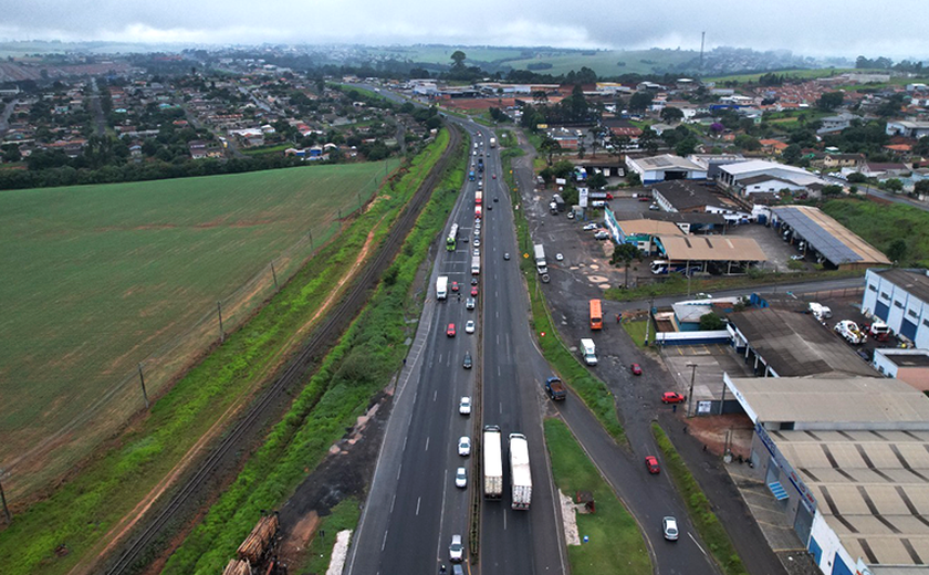 Governo federal assina contratos de concessão dos lotes 3 e 6 de rodovias do PR