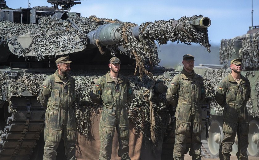 Alemanha e Dinamarca se juntam para enviar 15 tanques Leopard para a Ucrânia