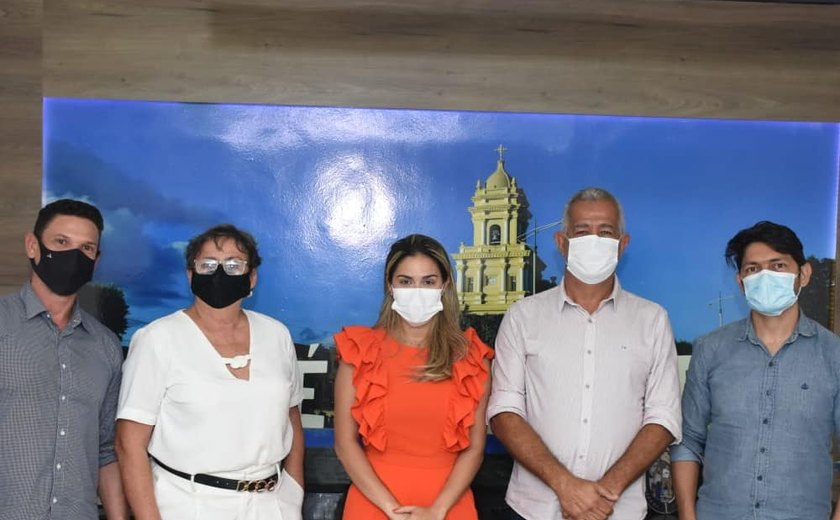 Parceria entre prefeitura de São José da Laje, Carajás e tintas Coral reiniciará projeto de pintura de fachadas do acervo histórico