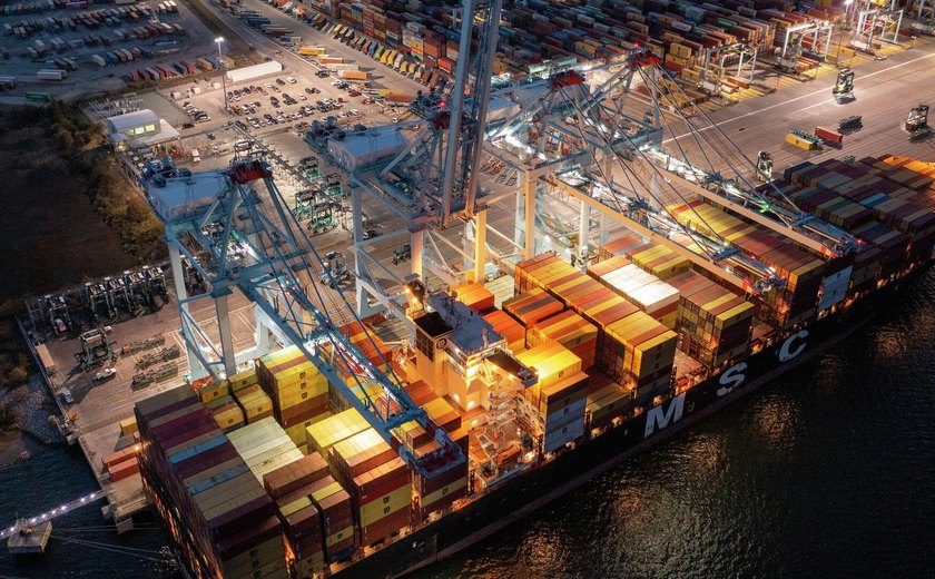 Mídia: EUA querem taxar navios chineses, mas exportações agrícolas e de carvão podem 'pagar o pato'