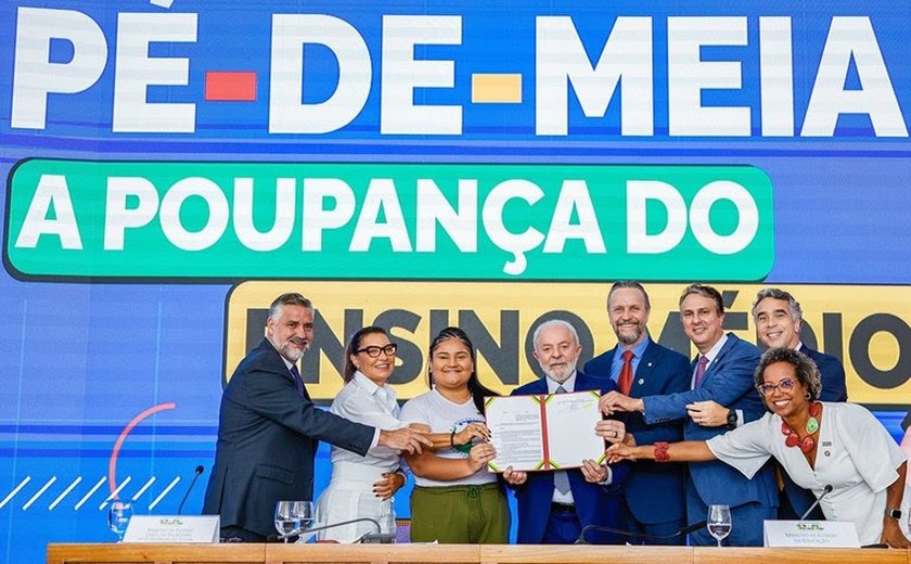Pé-de-Meia prevê R$ 9.200 por aluno para permanência de estudantes no Ensino Médio