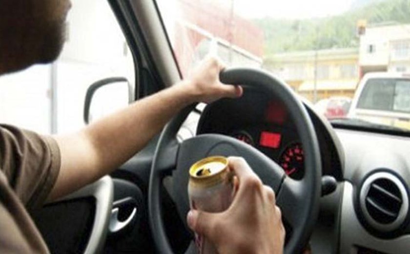 Motorista é preso por embriaguez após causar acidente em Arapiraca