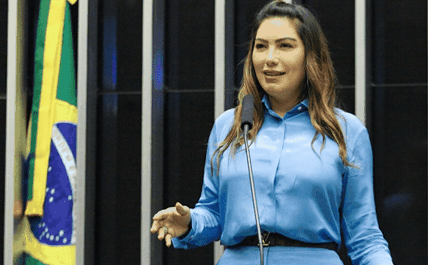 Deputada evangélica retira assinatura do projeto que equipara aborto a homicídio