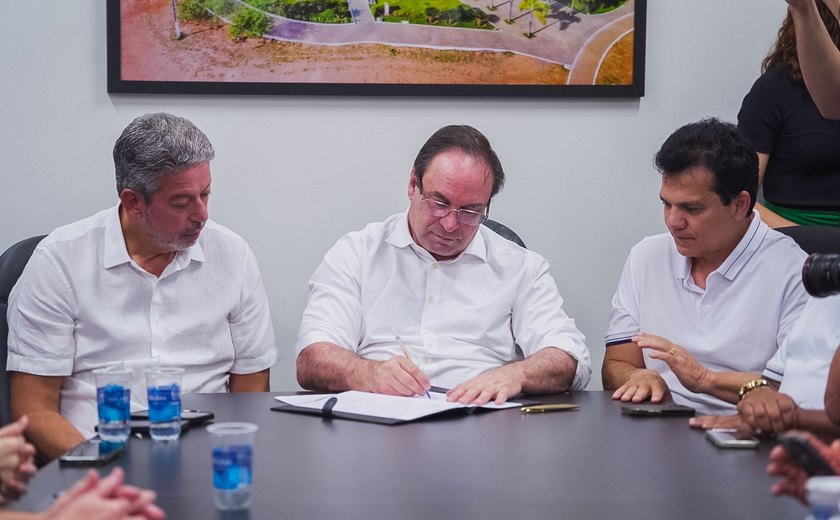 Luciano e Arthur Lira assinam ordem de serviços para a segunda etapa da Marginal do Piauí