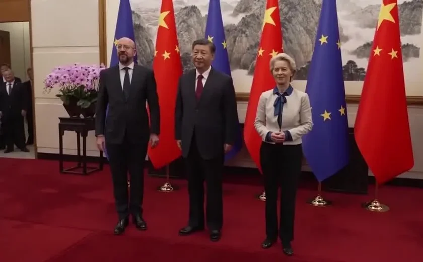 China acusa UE de violar normas internacionais ao impor tarifas a veículos elétricos chineses