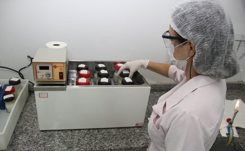 Novembro Roxo promove importância do leite materno na imunoterapia do bebê prematuro