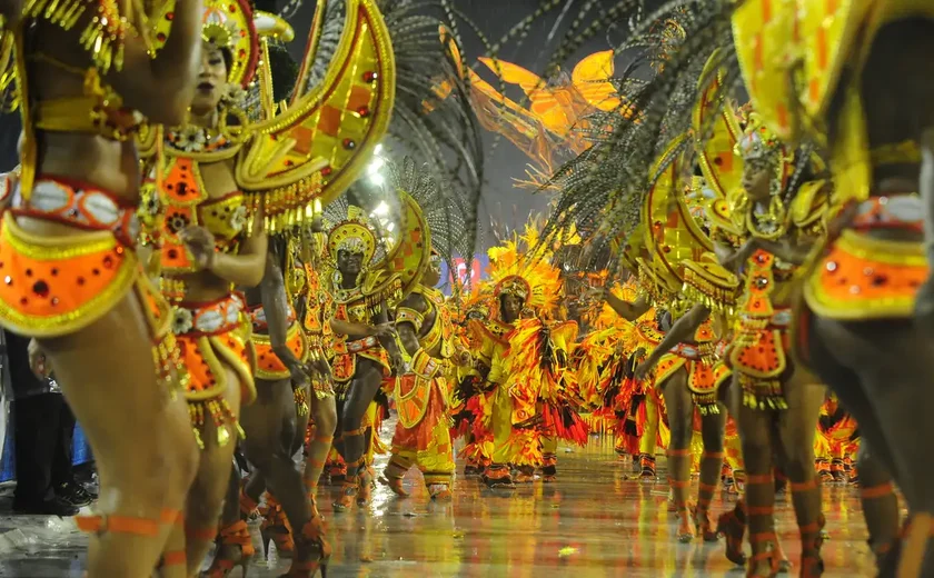 No carnaval do Rio, Viradouro e Mangueira se destacam na 2ª noite de desfiles na Sapucaí