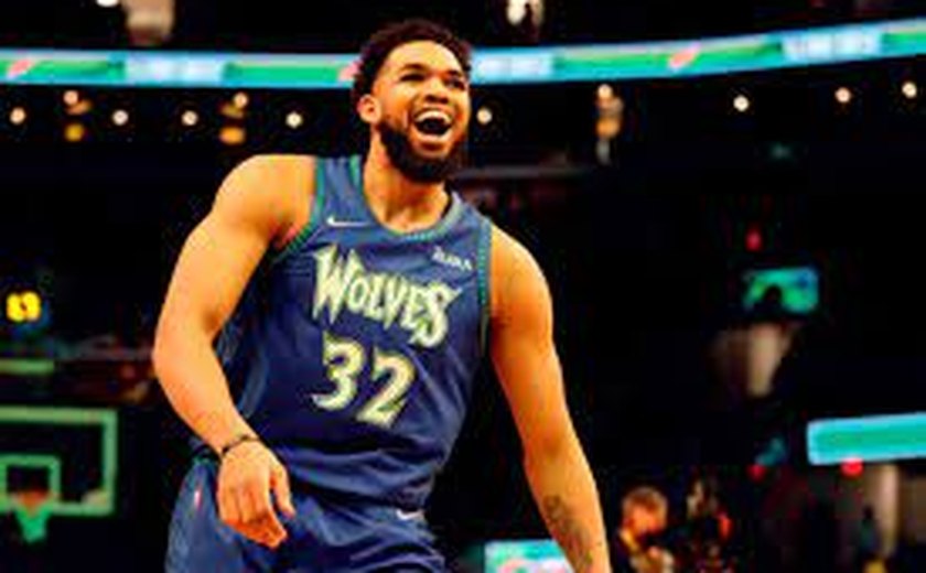 Towns faz 60 pontos, bate recorde na temporada da NBA e Timberwolves reagem
