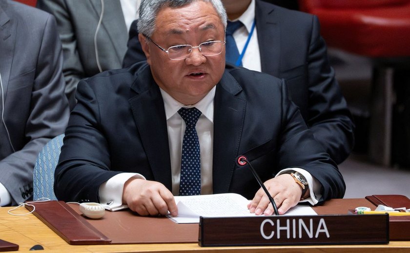 China pede cessar-fogo imediato no Irã e fim do uso da força