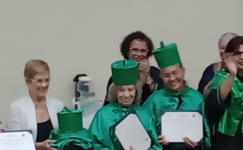Enfermeira e professora Heloísa Helena recebe título de Doutora Honoris Causa pela UFAL