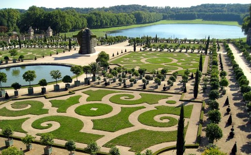 Maroon 5, Palácio de Versalhes e Chanel: casamento deslumbrante de 'desconhecida' viraliza