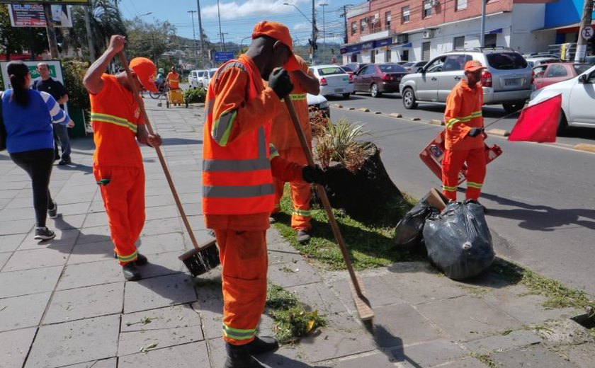 Comissão debate projeto que regulamenta a profissão de trabalhador essencial de limpeza urbana