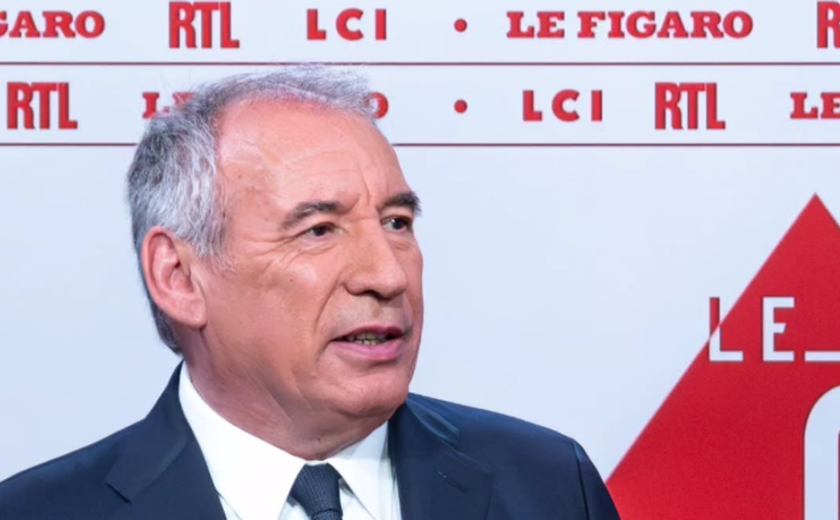 Primeiro-ministro francês convoca voto de confiança de risco antes do debate orçamentário
