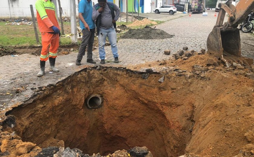 Prefeitura inicia reconstrução de galeria pluvial no Pinheiro