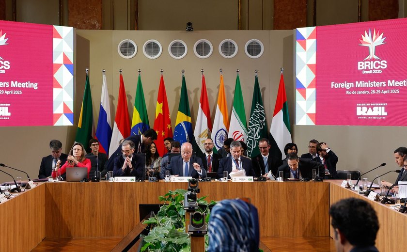 Ministros do Brics participam da última plenária da reunião de chanceleres no Rio